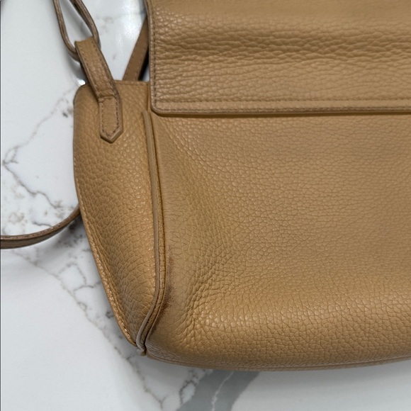 Elegant Longchamp Tan Leather Crossbody Bag - Picture 6 of 16